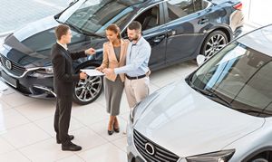 Как следует инспектировать собственный автомобиль в салоне